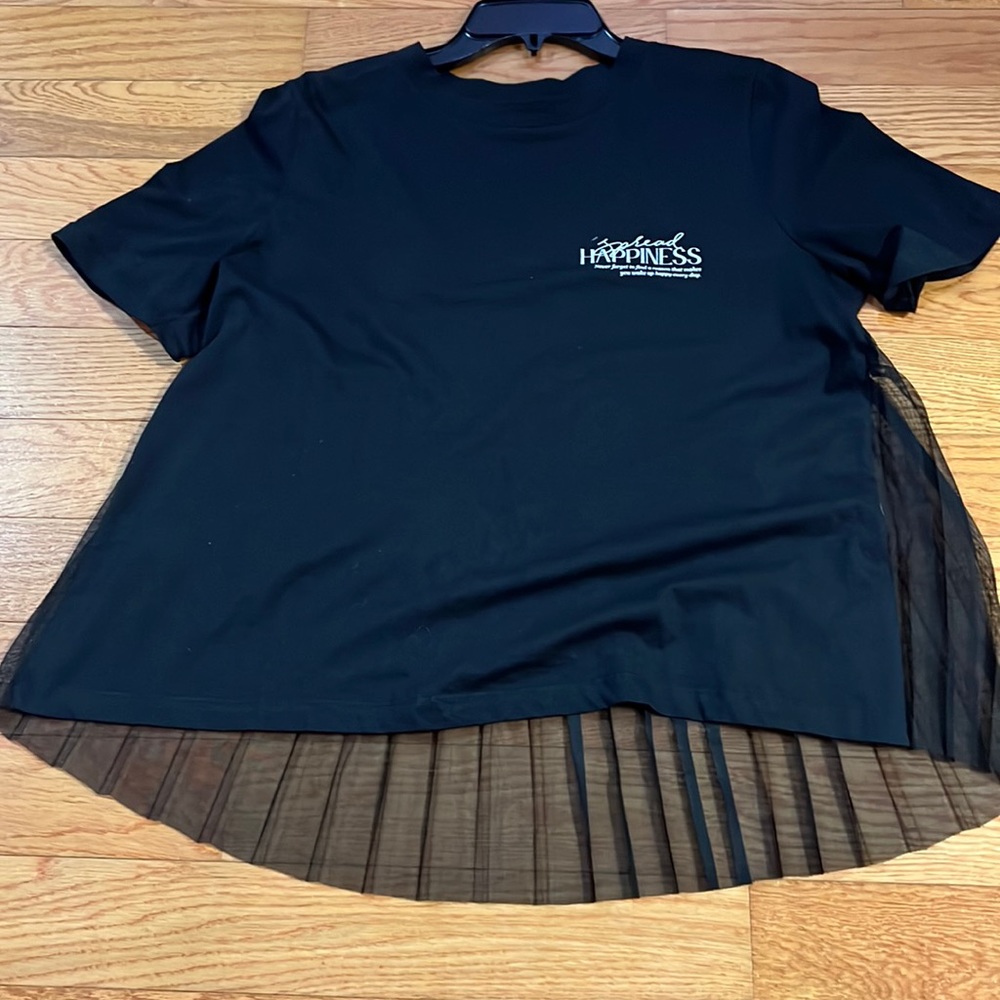 Black t-shirt